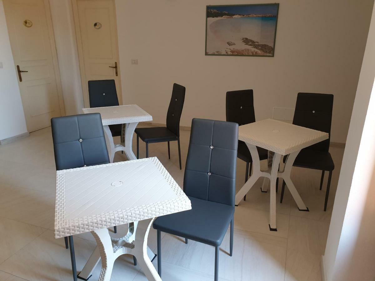 Guest House Tra Rocce E Mare La Maddalena  Luaran gambar