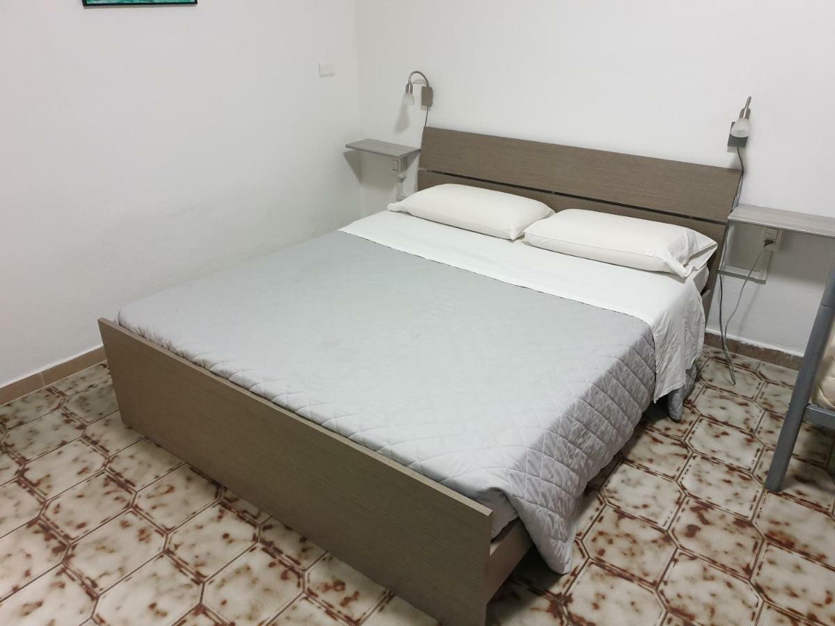 Guest House Tra Rocce E Mare La Maddalena  Luaran gambar