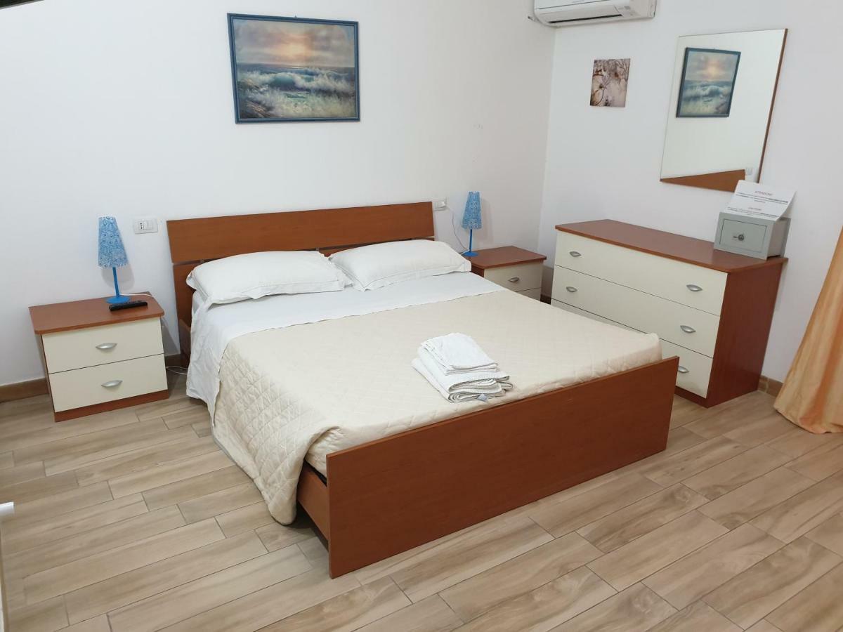 Guest House Tra Rocce E Mare La Maddalena  Luaran gambar
