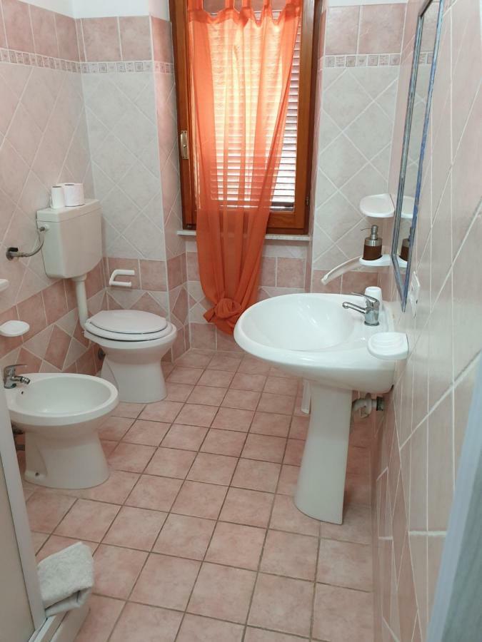 Guest House Tra Rocce E Mare La Maddalena  Luaran gambar